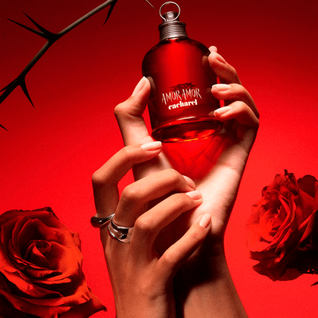 Amor Amor Cacharel: O Elixir da Paixão Jovem