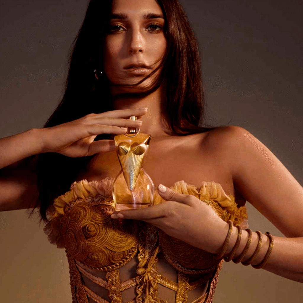 Gaultier Divine: Feminilidade Radiante